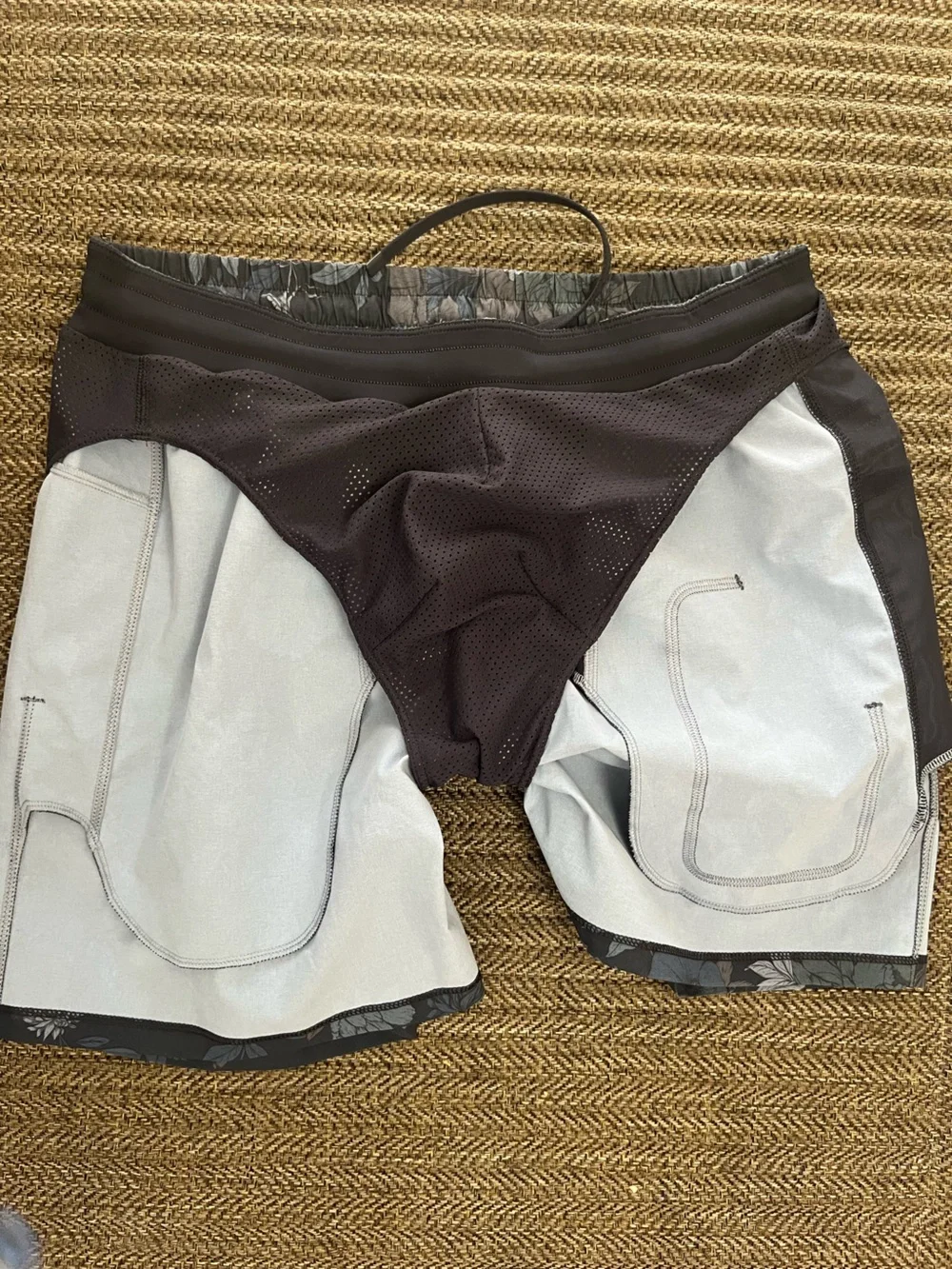 lululemon pool shorts